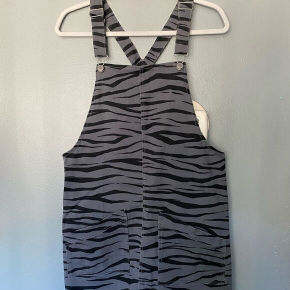 Material Girl tiger print overall skirt M - Picture 1 of 8